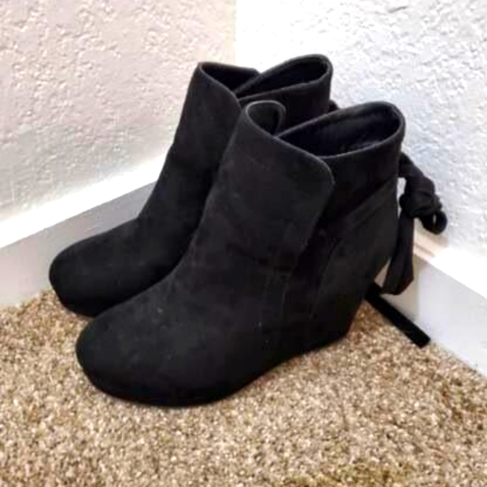 Black wedge ankle boots